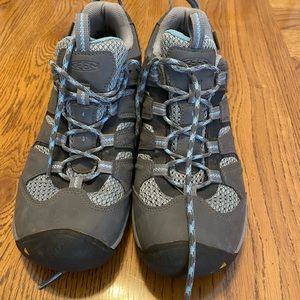 Keen Womens Koven trail shoes
